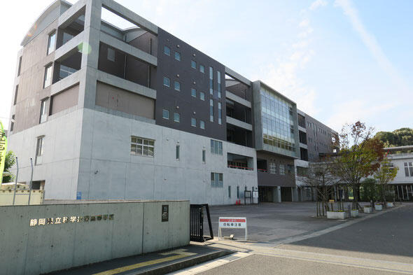 電子回路組立部門の会場は静岡県立科学技術高校.jpg