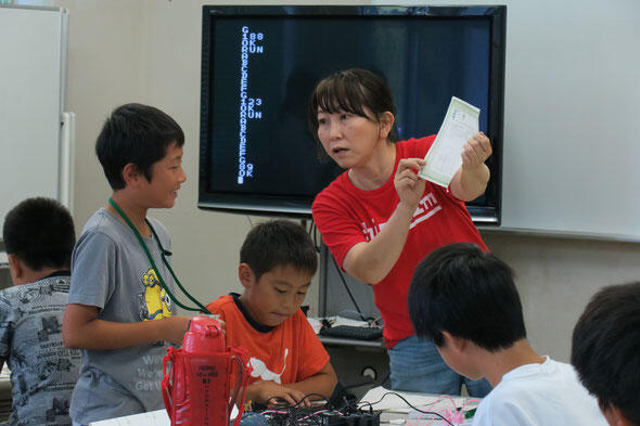 講師の岡村康子さん.jpg